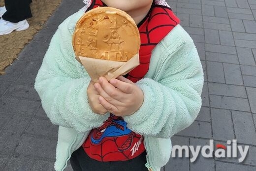 국회 기획재정위원회 국정감사에서 십원빵을 판매하지 못하도록 한 한국은행 제재가 형식적이라는 지적이 나왔다./구현주 기자