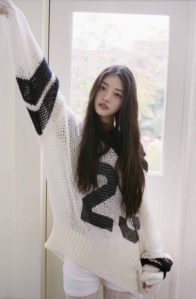 하이브 신인 걸그룹 아일릿(윤아, 민주, 모카, 영서, 원희, 이로하). / 빌리프랩