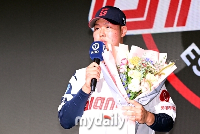 롯데 자이언츠의 선택을 받은 전미르./송공동 = 곽경훈 기자 kphoto@mydaily.co.kr