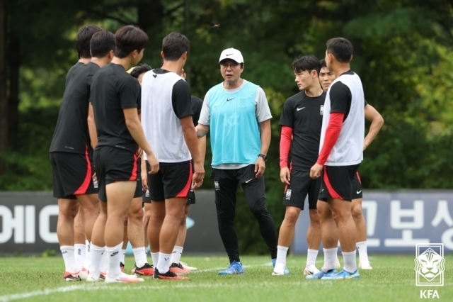 황선홍 감독/대한축구협회