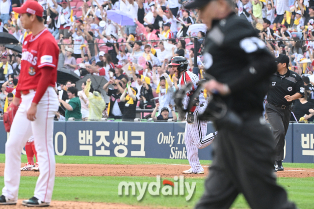 김광현을 상대로 동점 홈런을 때린 오스틴이 포효하고 있다.