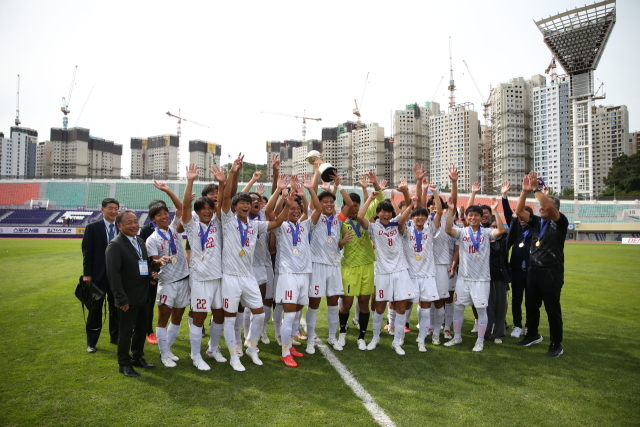 덴소컵 시상식/대학축구연맹