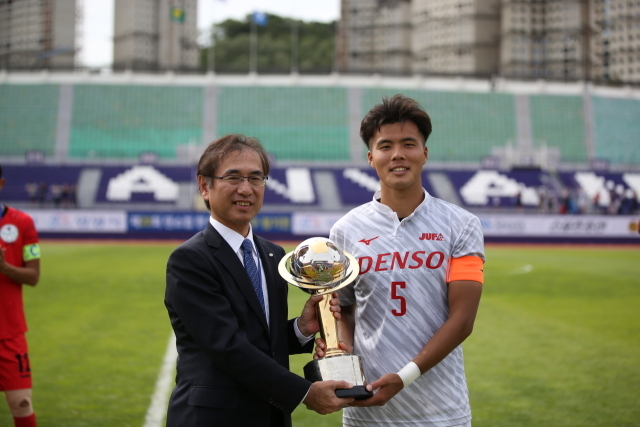 덴소컵 시상식/대학축구연맹