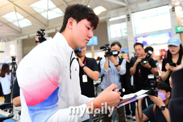 LA 다저스 투수 장현석./ 인천공항=곽경훈 기자 kphoto@mydaily.co.kr