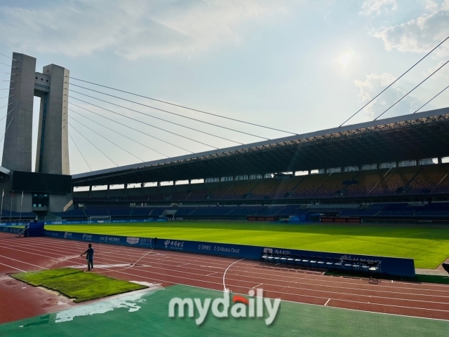 황룽 스포스센터 스타디움 내부/최병진 기자