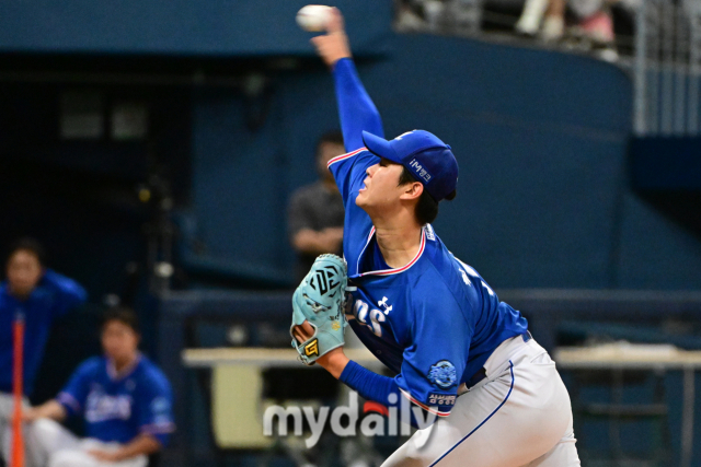 삼성 선발 황동재가 역투를 펼치고 있다./고척=곽경훈 기자kphoto@mydaily.co.kr
