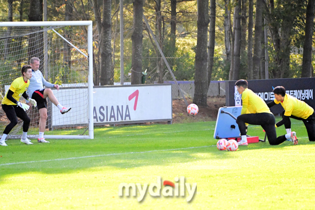 Unusual Training Scene: Intense Goalkeeper Training with German Coach