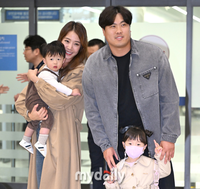 류현진 가족//인천공항=한혁승 기자 hanfoto@mydaily.co.kr