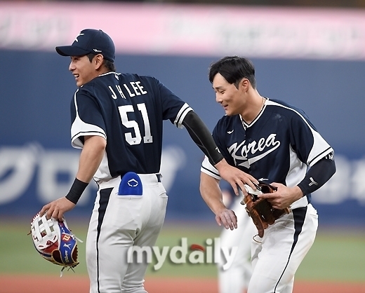Ha Seung Kim e Jeong Hoo Lee/My Daily