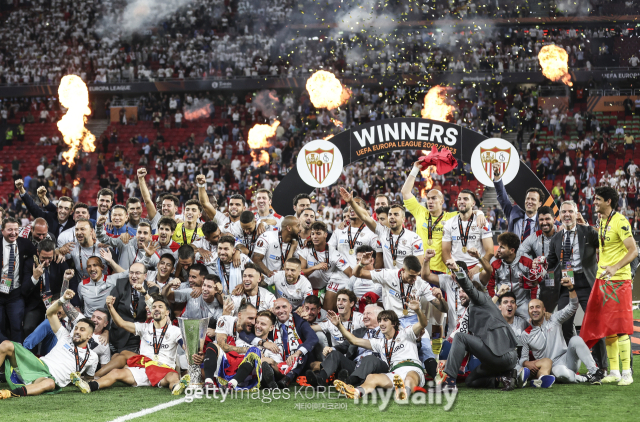 2022-2023 UEFA 유로파리그 우승을 차지한 세비야 FC 선수들. /게티이미지코리아