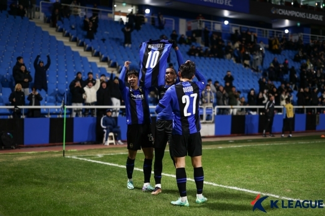 에르난데스의 골 세레머니/한국프로축구연맹