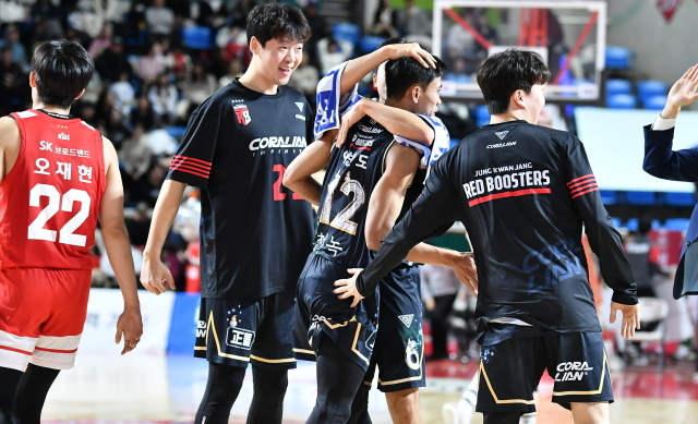 안양 정관장 레드부스터스가 지난 3일 서울 SK 나이츠와 경기를 펼쳤다./KBL