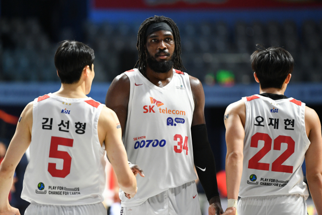 서울 SK 나이츠 김선형, 자밀 워니, 오재현./KBL