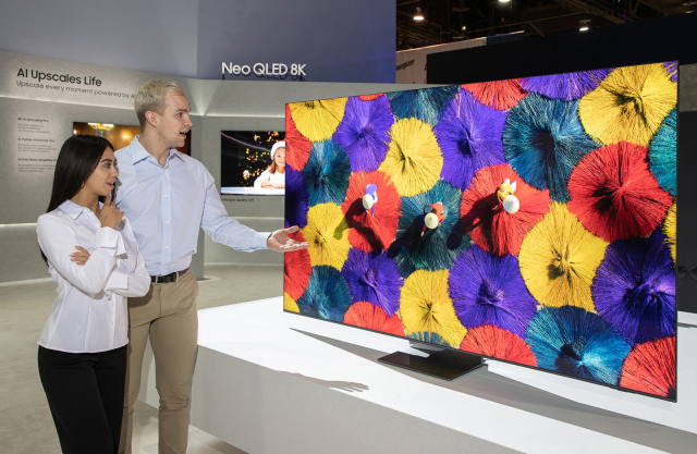 CES 2024 삼성전자 전시관 내 2024년형 네오 QLED 8K. /삼성전자