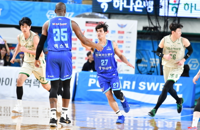 대구 한국가스공사가 원주 DB를 꺾고 3연승을 달렸다./KBL