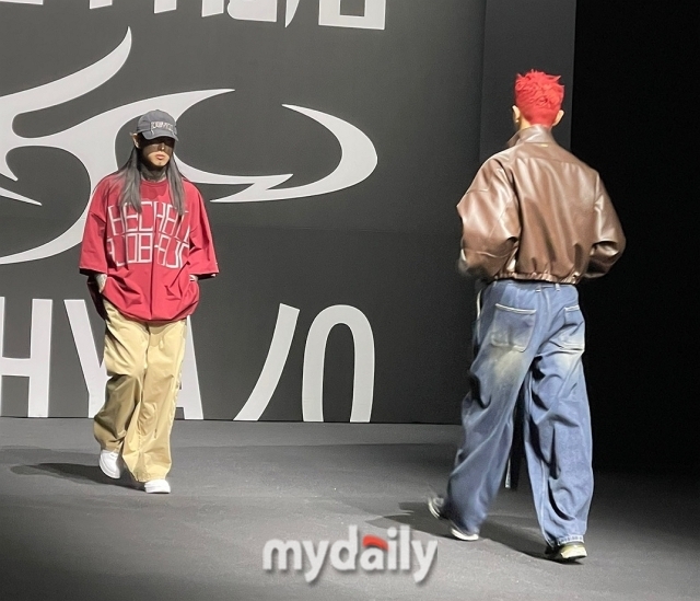 서울패션위크24FW 아조바이아조. /이지혜 기자