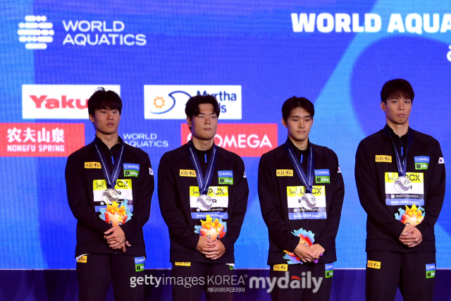 시상식에 참석한 한국 남자 계영 대표팀 선수들. /게티이미지코리아