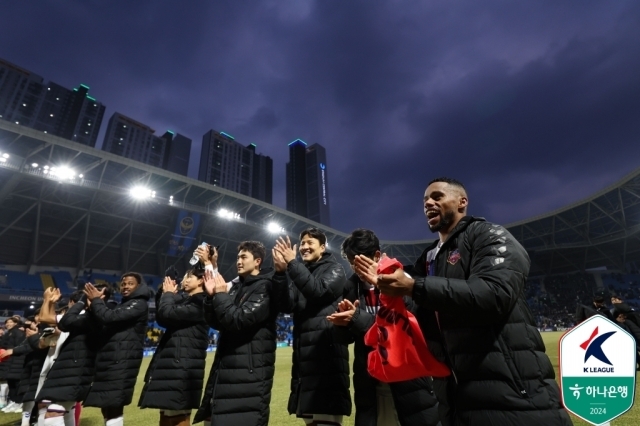 수원FC 선수단./프로축구연맹