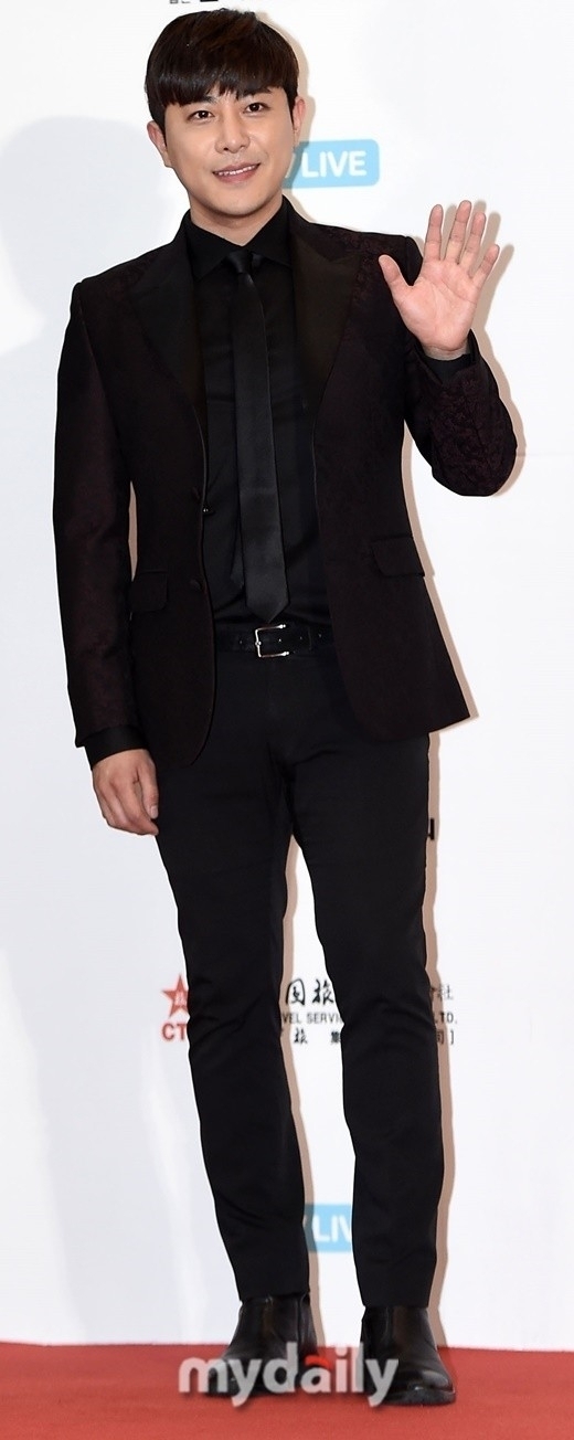 그룹 디셈버 출신 윤혁 / 마이데일리