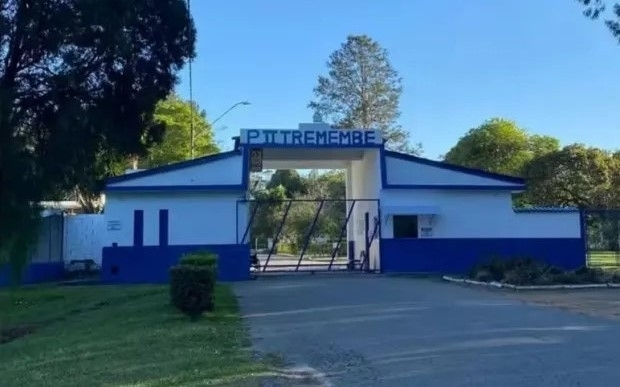 Uma cena de uma prisão brasileira