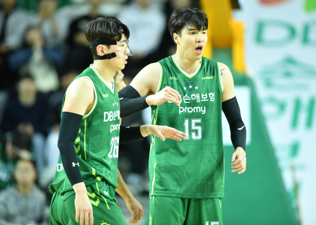 원주 DB 강상재, 김종규./KBL 