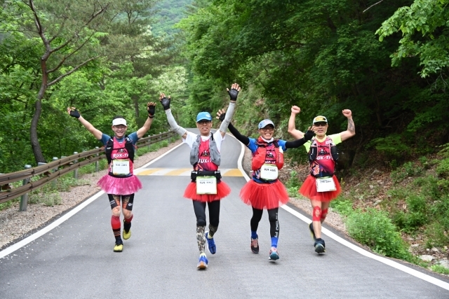 국제구호개발기구 옥스팜 코리아(대표 지경영)와 강원도 인제군(군수 최상기)이 함께 개최한 세계적인 기부 프로젝트 ‘2024 옥스팜 트레일워커’가 지난 주말(5월 25~26일) 강원도 인제군 일대에서 성공적으로 마무리되었다.