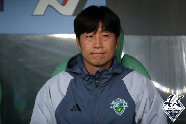 전북 현대 김두현 감독/프로축구연맹