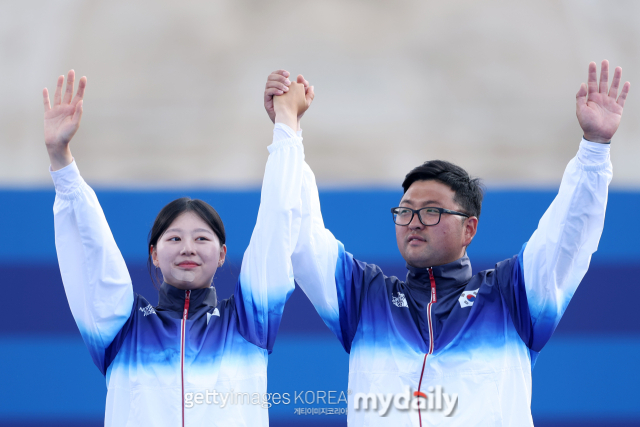 양궁 3관왕에 오른 임시현(왼쪽)과 김우진. /게티이미지코리아