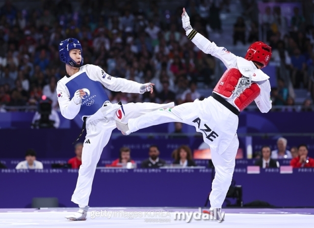 대한민국 태권도 대표팀 박태준이 8일(한국시각) 프랑스 파리 그랑 팔레에서 열린 2024 파리올림픽 남자 58kg급 경기를 하고 있다./게티이미지코리아