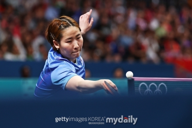 이은혜가 8일(한국시각) 프랑스 파리 사우스파리 아레나4에서 열린 2024 파리올림픽 탁구 여자 단체전 중국과 4강전 경기를 하고 있다./게티이미지코리아