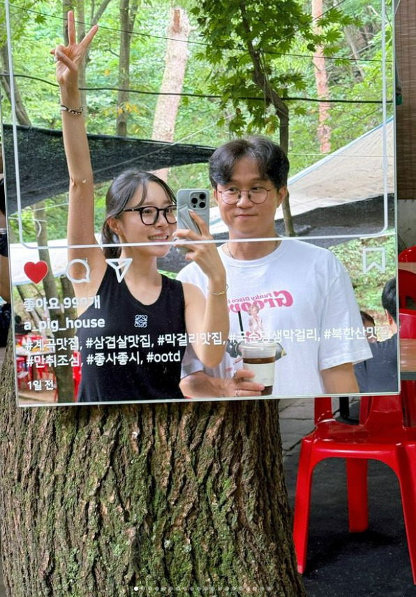 아찔한 비키니 자태를 공개한 개그맨 박성광의 7세 연하 아내 이솔이./개그맨 박성광의 7세 연하 아내 이솔이 개인 소셜미디어 계정