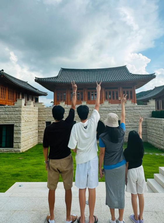 근황을 공개한 배우 장동건의 아내이자 배우인 고소영./배우 고소영 개인 소셜미디어 계정