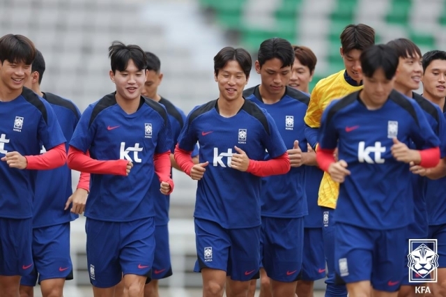 엄지성/대한축구협회