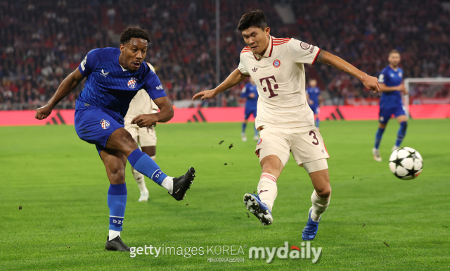 바이에른 뮌헨은 18일(한국시간) 독일 뮌헨 밀리안츠아레나에서 열린 2024-25시즌 UEFA 챔피언스리그 본선 1차전에서 디나모 자그레브(크로아티아)를 9-2로 대파했다. 김민재는 이날 경기에서 선발 출전해 후반 23분 교체되며 70분 가량 활약했다. 김민재는 올 시즌 초반 바이에른 뮌헨에서 전경기 선발 출전을 이어간 가운데 바이에른 뮌헨은 상승세를 이어갔다./게티이미지코리아