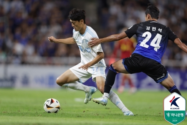 인천과 울산의 경기 모습/한국프로축구연맹