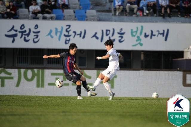 수원FC와 FC서울의 경기 모습/한국프로축구연맹