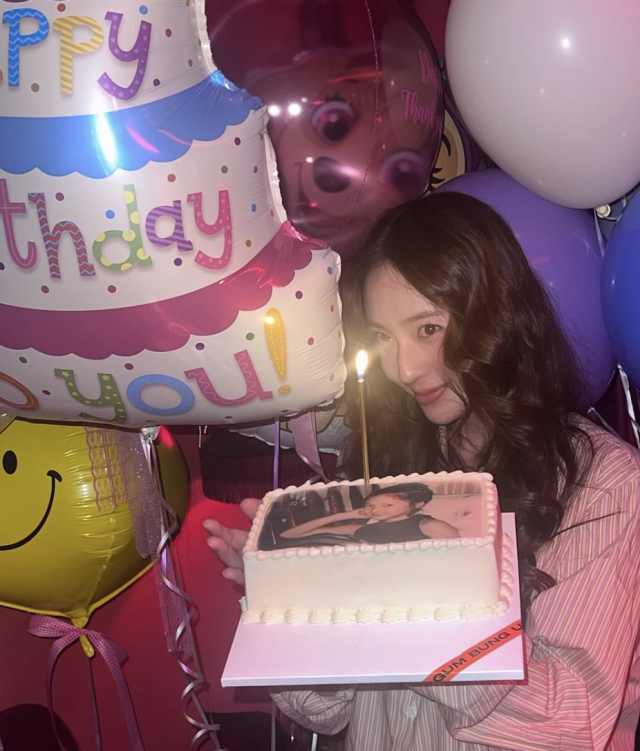 정수정이 제시카와 생일을 자축하고 있다./ 정수정 인스타그램