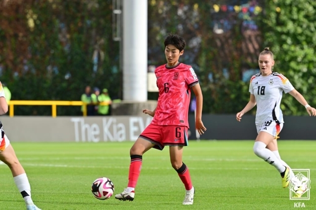 지난 2024 콜롬비아 U-20 월드컵에서 활약한 김신지(6번)./KFA