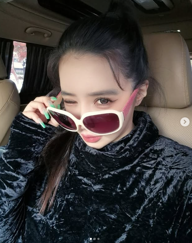 박봄 SNS