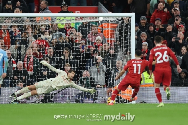 맨체스터 시티가 리버풀에 0-2로 패배하며 리그 4연패와 함께 공식전 7경기 연속 무승에 빠졌다./게티이미지코리아