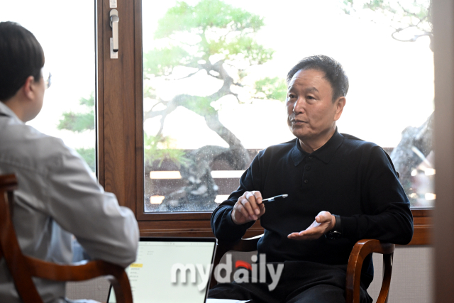 허 후보(오른쪽)가 