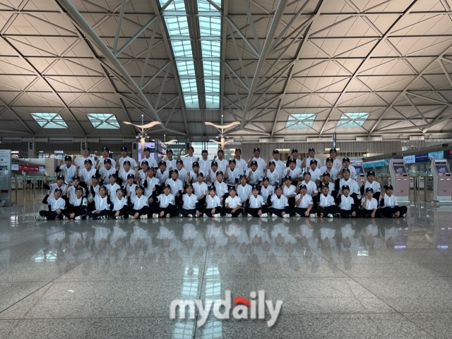 대한유소년야구연맹 18기 대표팀 선수들. /인천국제공항=노찬혁 기자