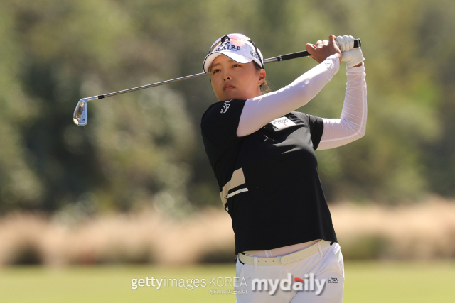 2024년 11월 23일(한국시각) CME 그룹 투어 챔피언십 2라운드 경기를 치르는 고진영./게티이미지코리아