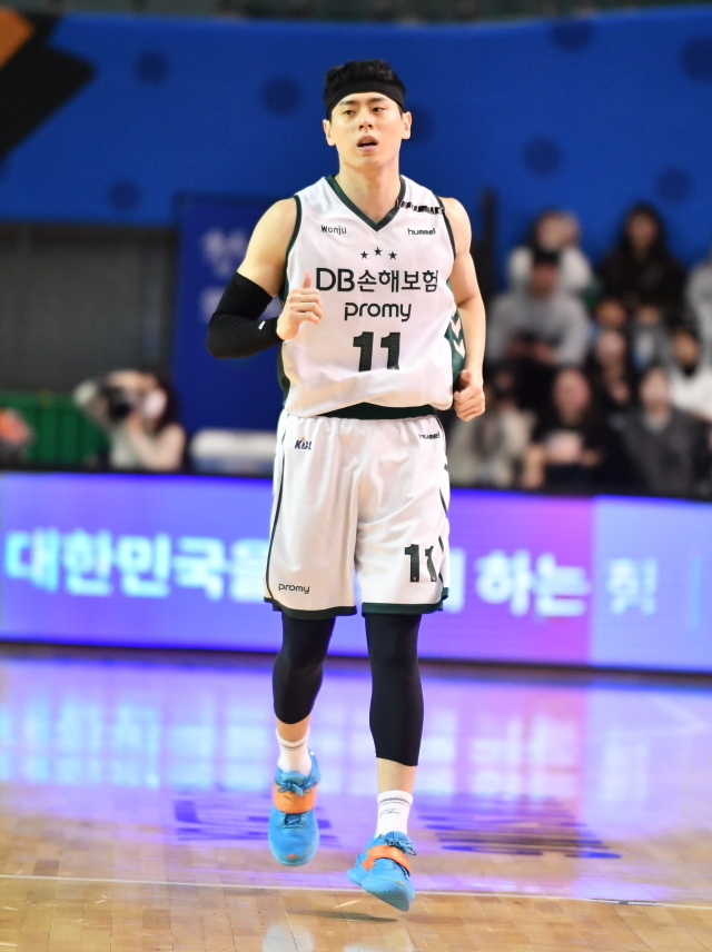 원주 DB가 서울 삼성을 80-79로 제압했다./KBL