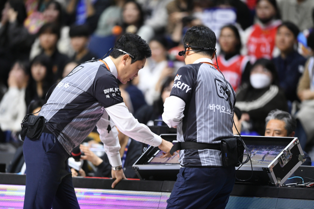 전희철 감독, 조동현 감독./KBL