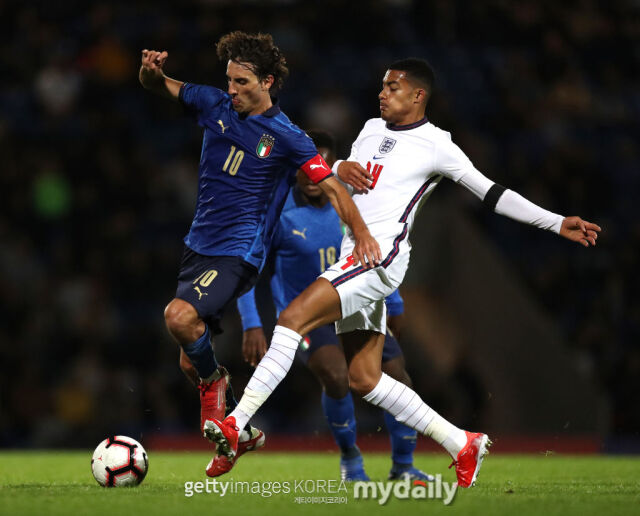 아지즈는 아스널 유스팀 시절 잉글랜드 U-20 국가대표팀에도 선발됐다./게티이미지코리아