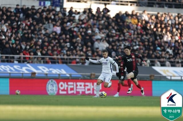 서울과 안양의 경기 모습/한국프로축구연맹