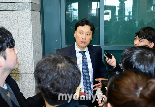 두산베어스 이승엽 감독이 4일 인천국제공항을 통해 일본 미야자키 스프링캠프를 마치고 귀국했다./인천공항 = 한혁승 기자