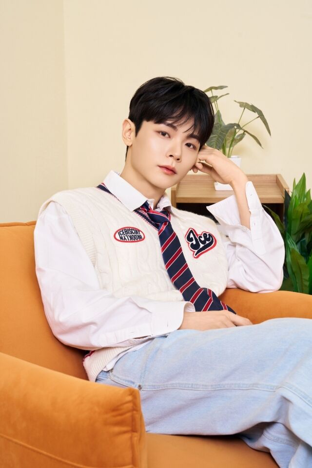 밴드 루시/미스틱스토리