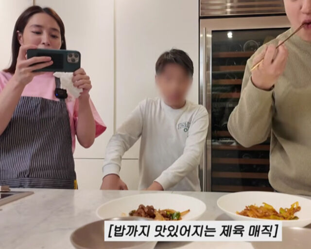 이민정이 유튜브에서 음식 솜씨를 뽐냈다. / 유튜브 '이민정 MJ' 캡처
